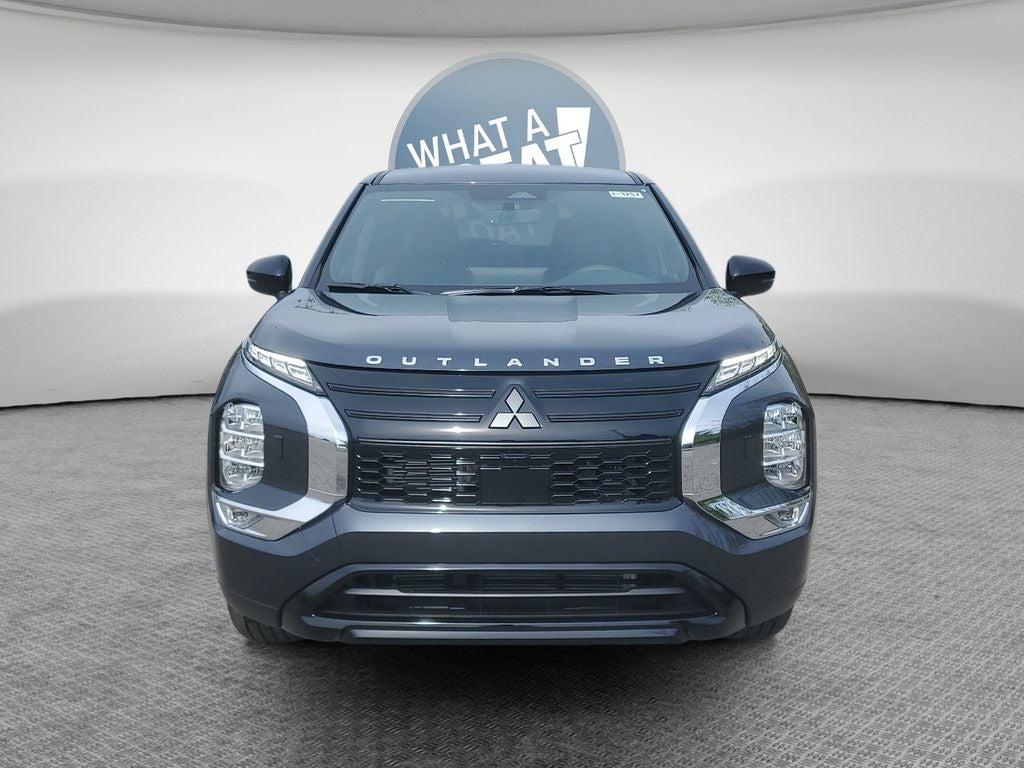 2026 Mitsubishi Outlander LE