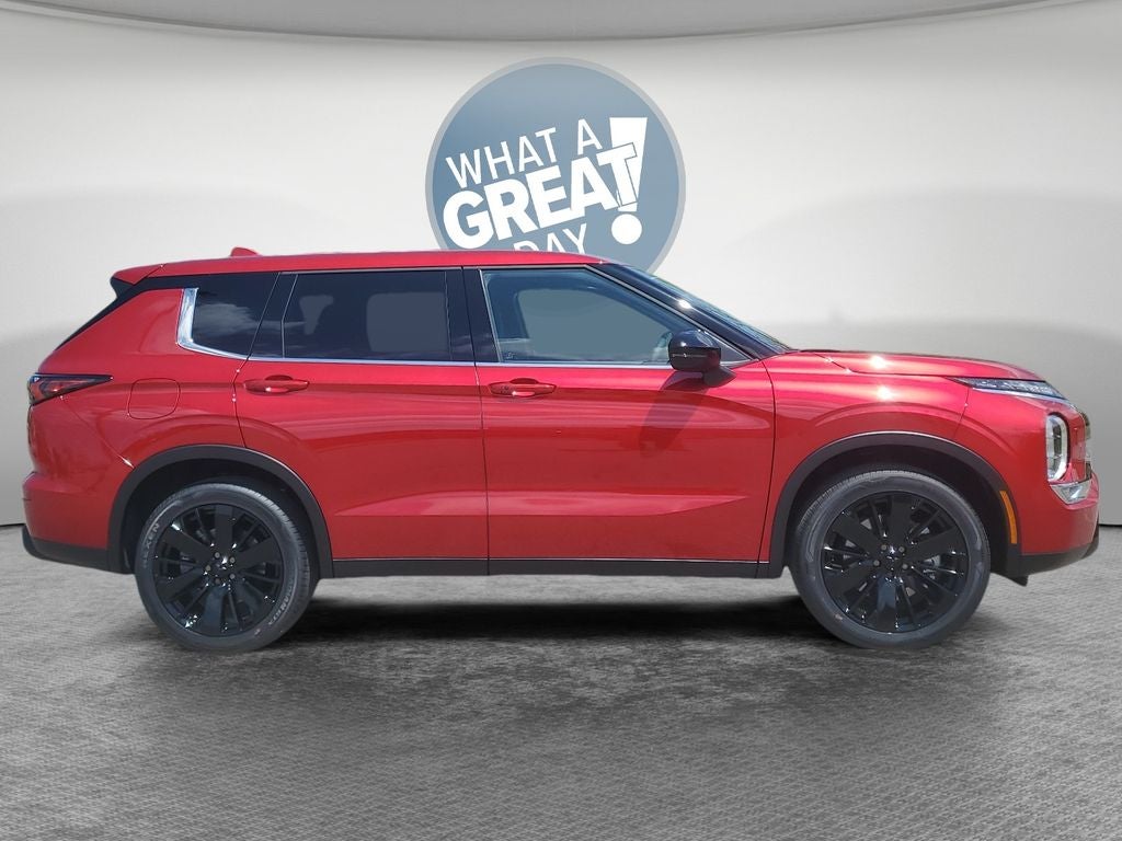 2026 Mitsubishi Outlander LE