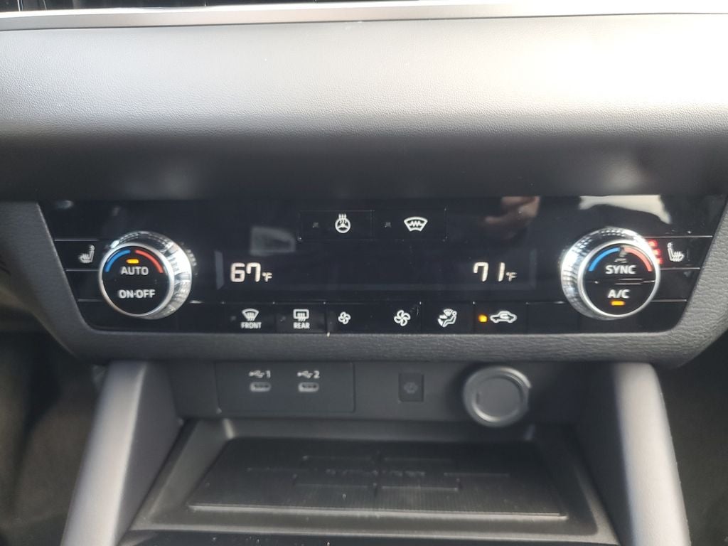 2026 Mitsubishi Outlander LE