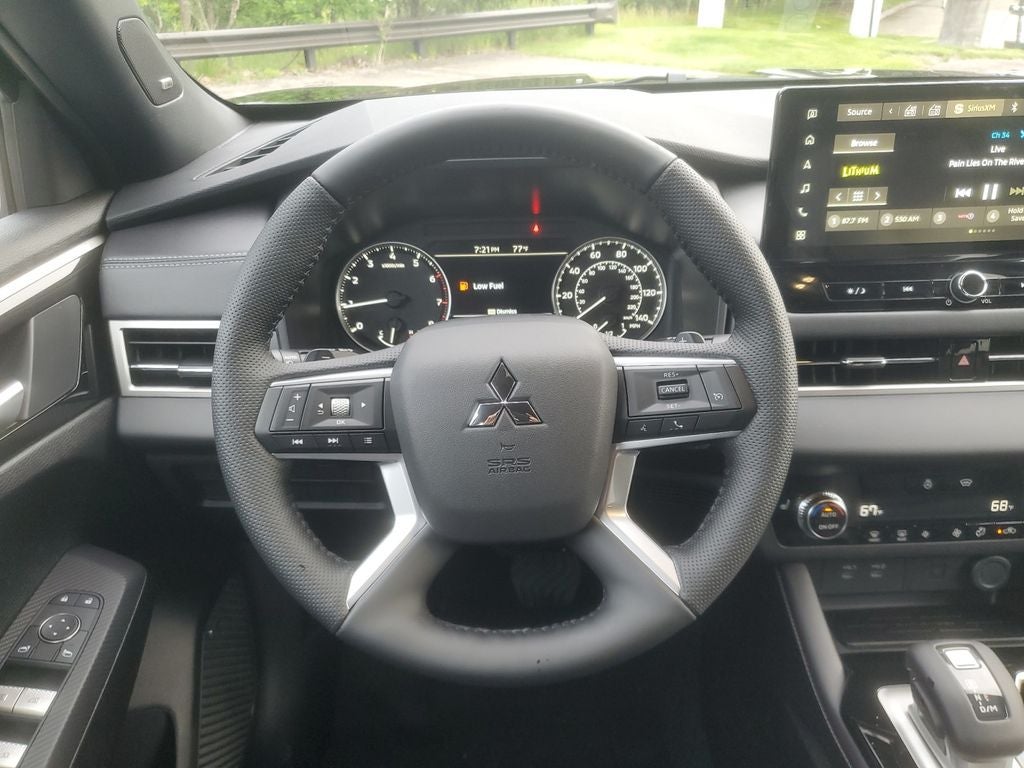 2026 Mitsubishi Outlander LE