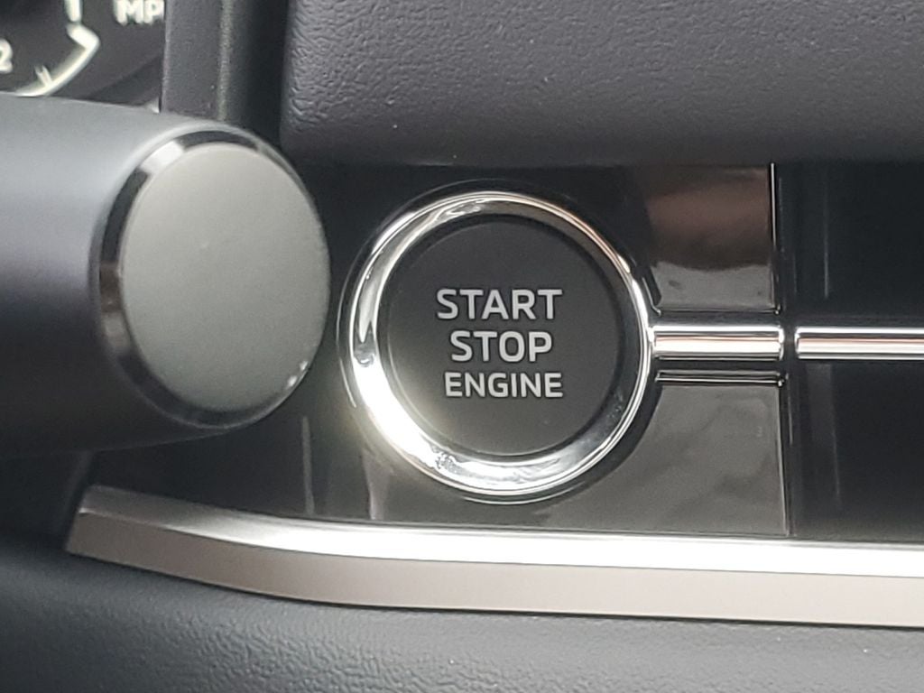 2026 Mitsubishi Outlander LE