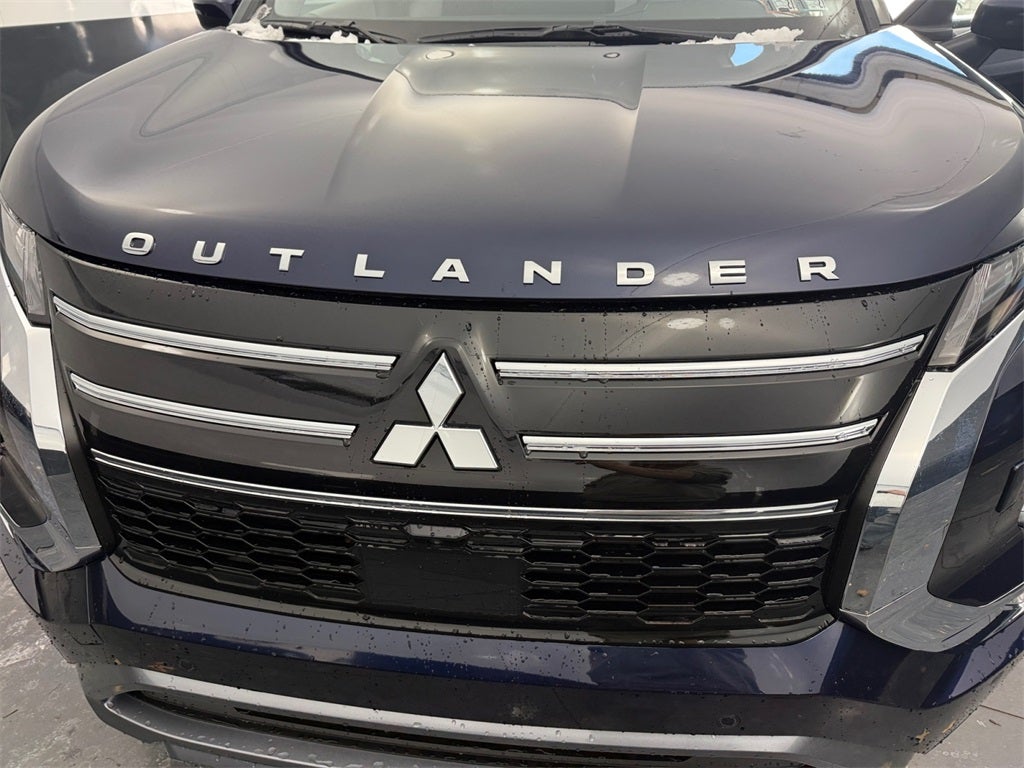 2026 Mitsubishi Outlander SE
