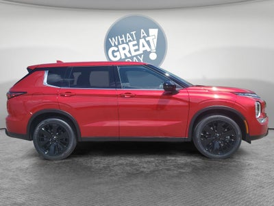 2026 Mitsubishi Outlander LE