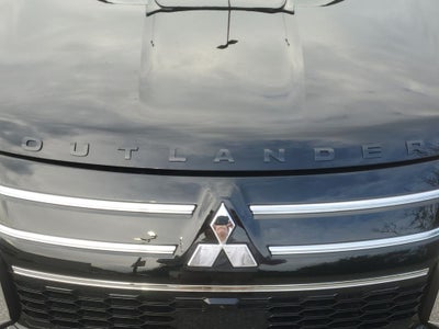2026 Mitsubishi Outlander SE