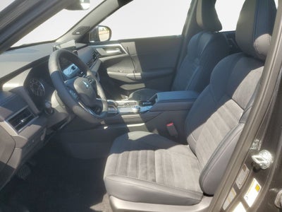 2026 Mitsubishi Outlander LE