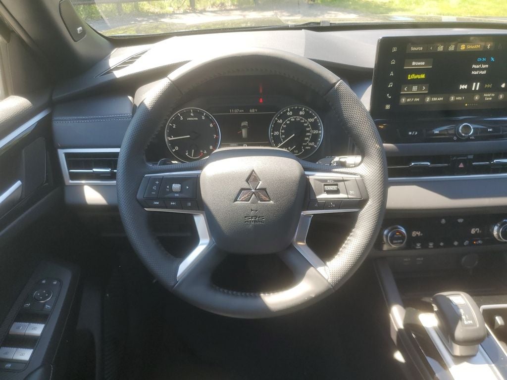 2026 Mitsubishi Outlander LE