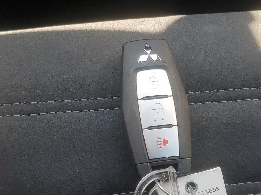2026 Mitsubishi Outlander LE