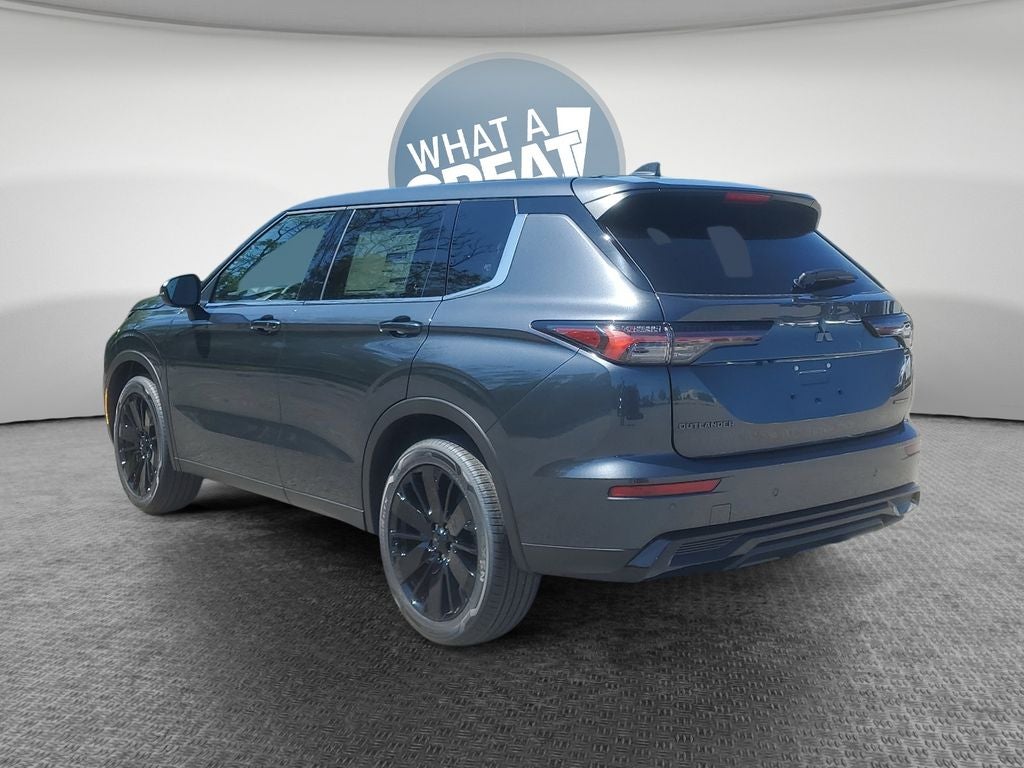 2026 Mitsubishi Outlander LE