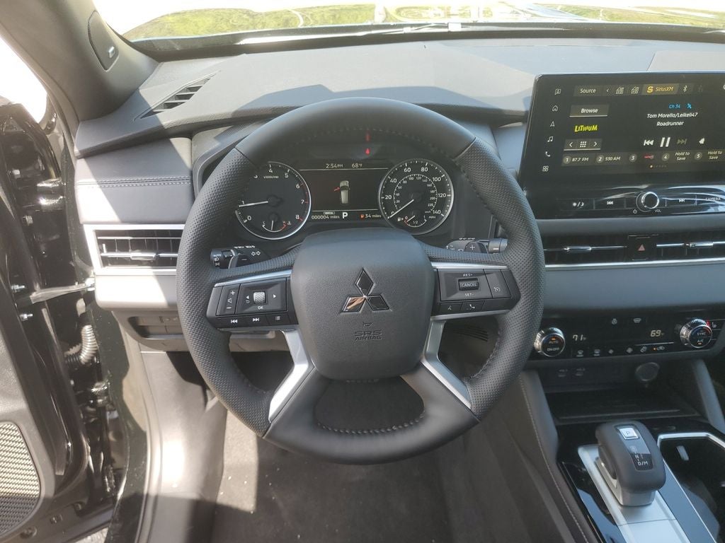 2026 Mitsubishi Outlander LE