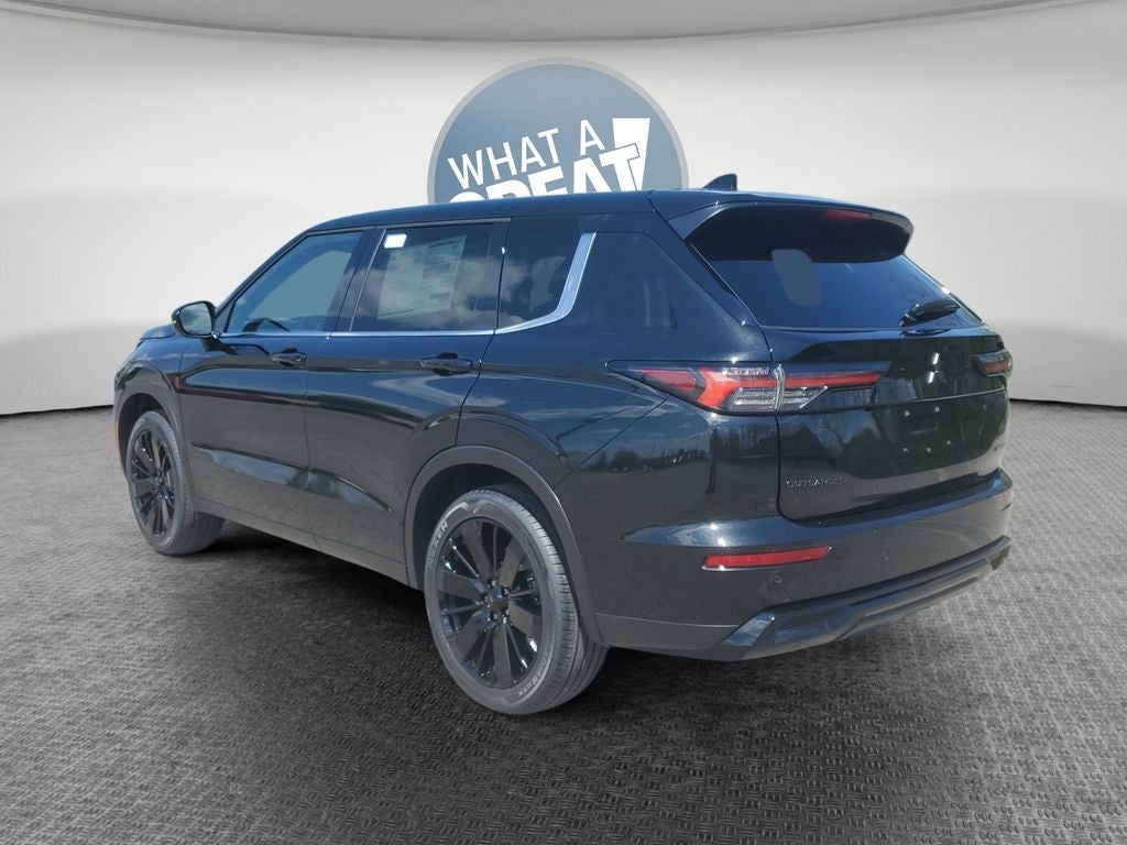 2026 Mitsubishi Outlander LE