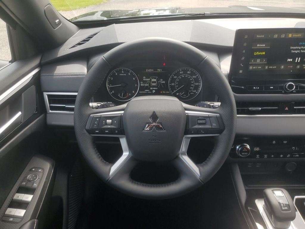 2026 Mitsubishi Outlander LE