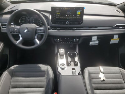 2026 Mitsubishi Outlander LE