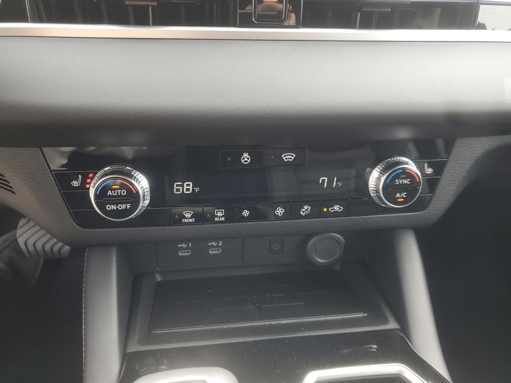 2026 Mitsubishi Outlander LE