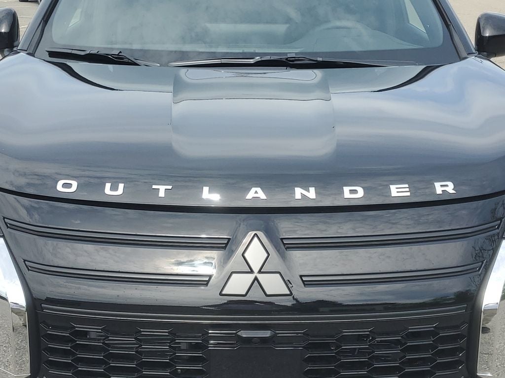 2026 Mitsubishi Outlander LE