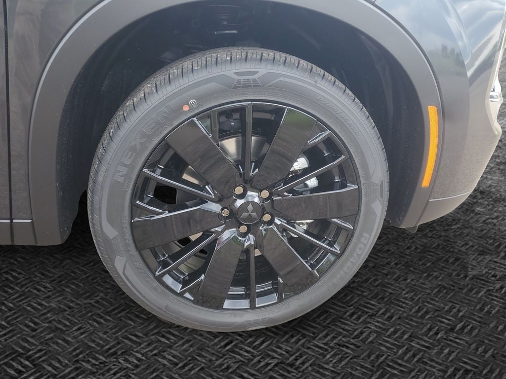 2026 Mitsubishi Outlander LE