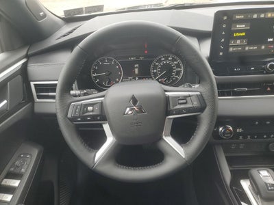 2026 Mitsubishi Outlander LE