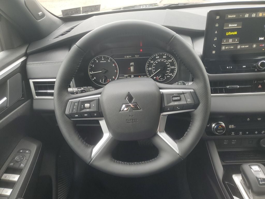 2026 Mitsubishi Outlander LE