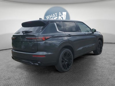 2026 Mitsubishi Outlander LE
