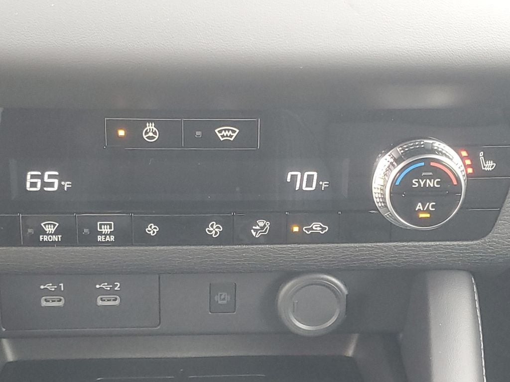 2026 Mitsubishi Outlander LE