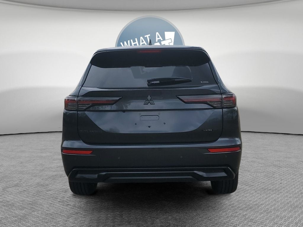 2026 Mitsubishi Outlander LE