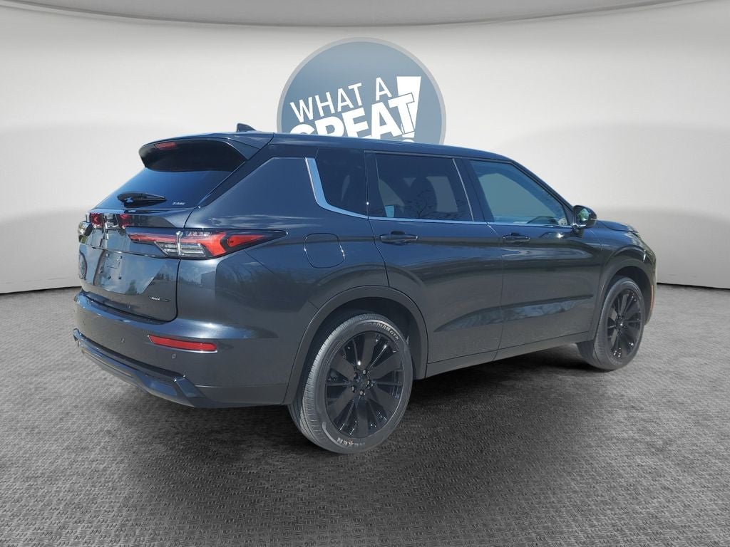 2026 Mitsubishi Outlander LE