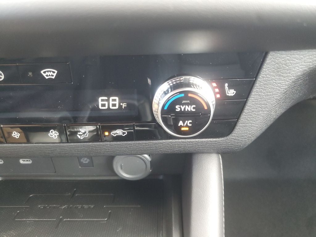2026 Mitsubishi Outlander LE