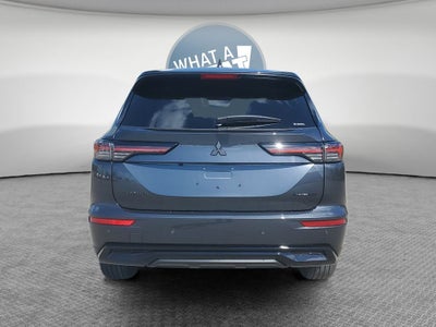 2026 Mitsubishi Outlander LE