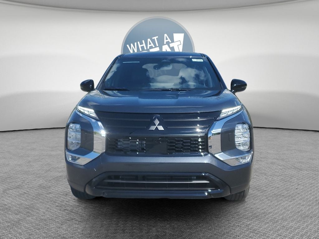 2026 Mitsubishi Outlander LE