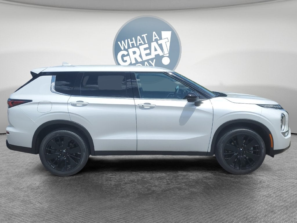 2026 Mitsubishi Outlander LE