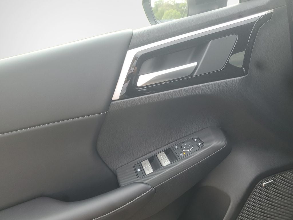 2026 Mitsubishi Outlander LE