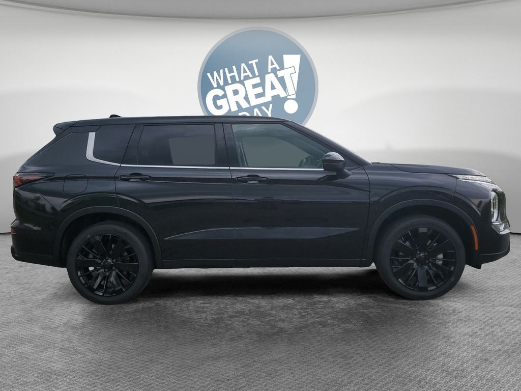 2026 Mitsubishi Outlander LE