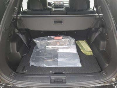 2026 Mitsubishi Outlander LE