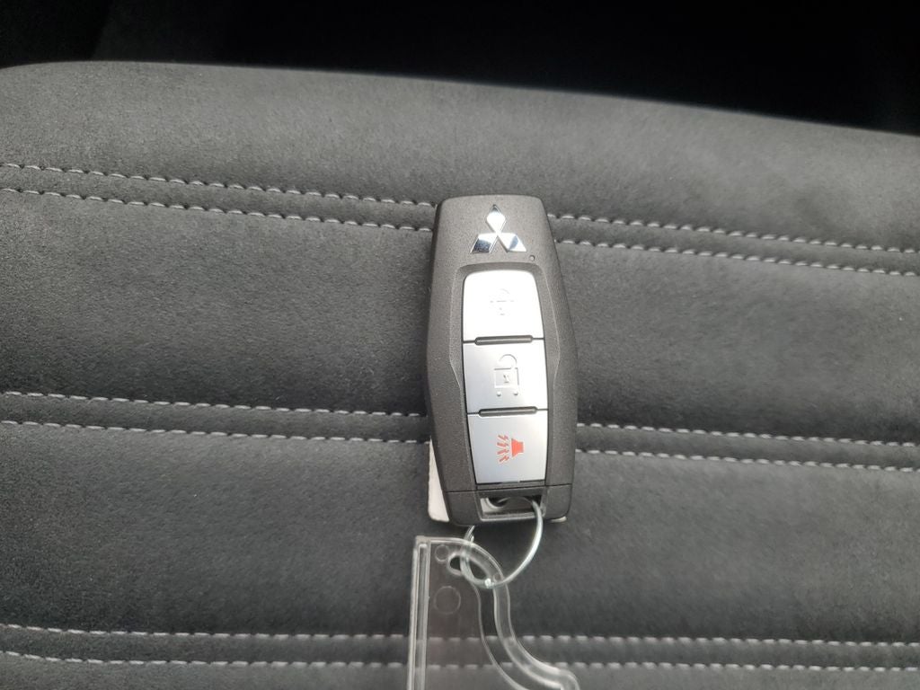 2026 Mitsubishi Outlander LE