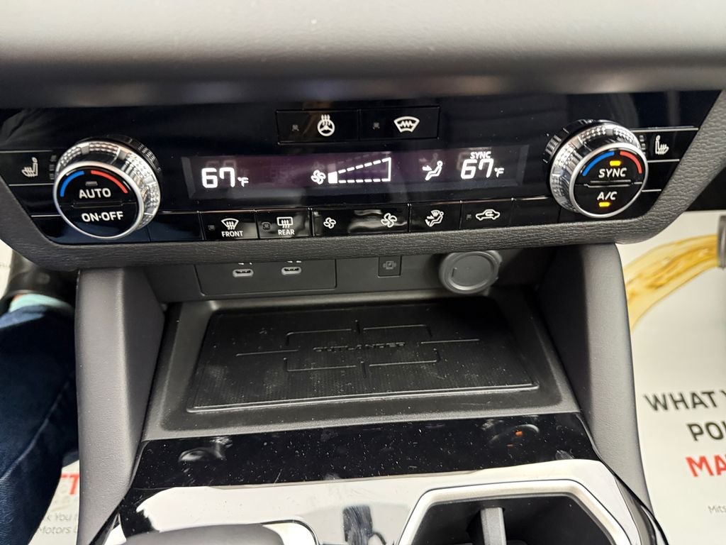 2026 Mitsubishi Outlander SE