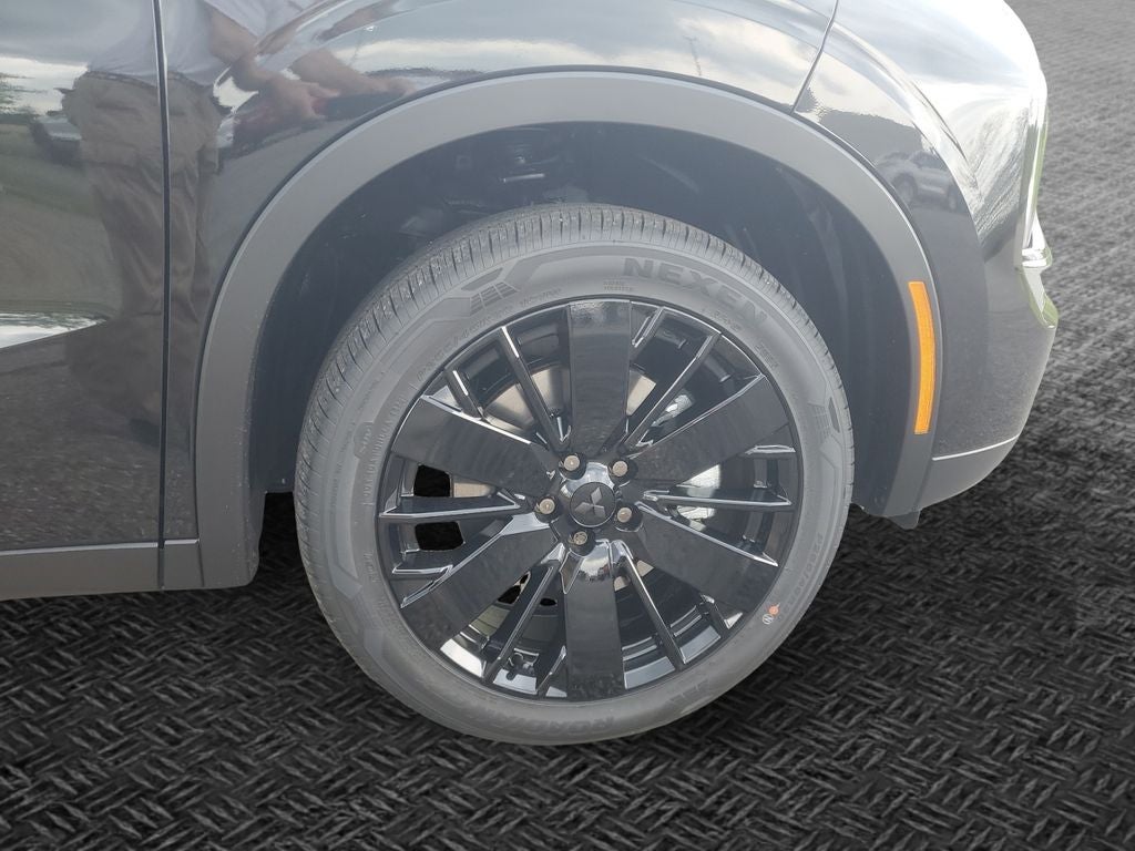 2026 Mitsubishi Outlander LE