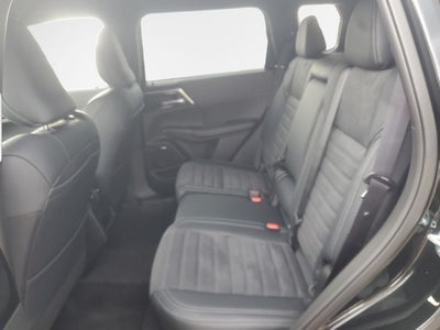 2026 Mitsubishi Outlander LE
