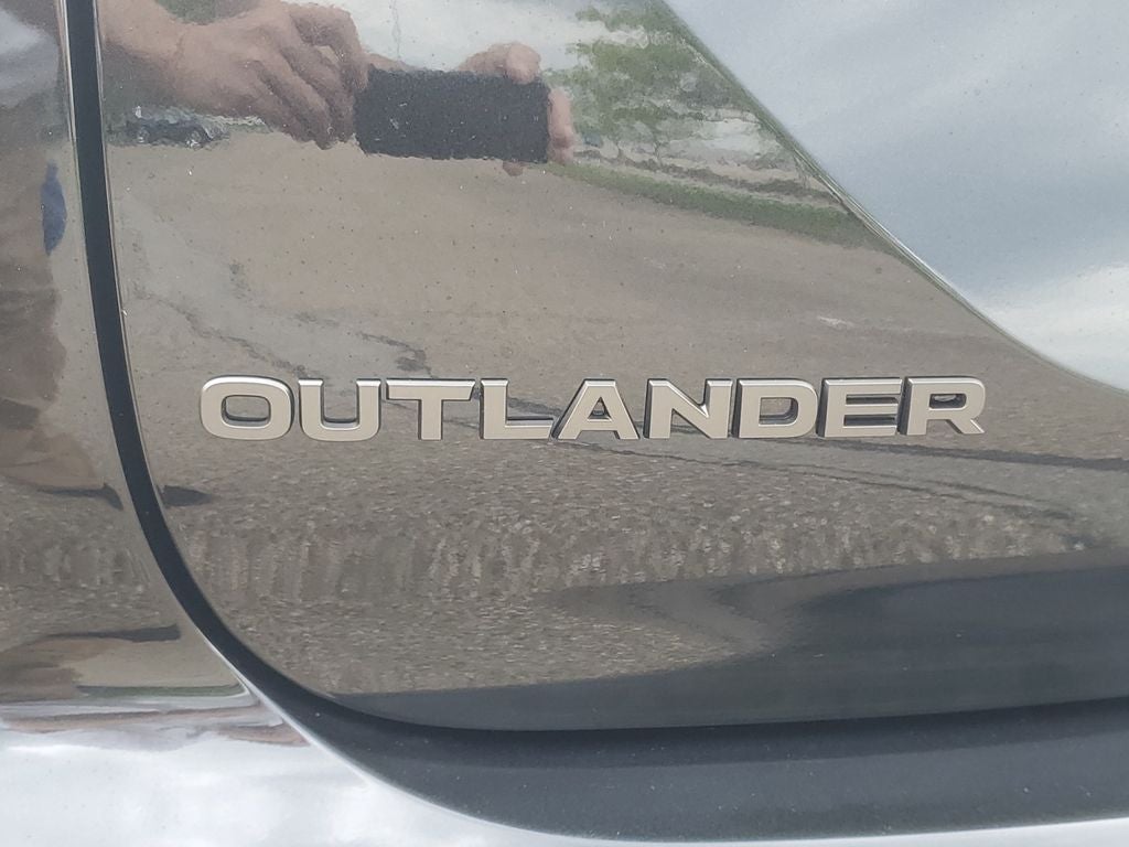 2026 Mitsubishi Outlander LE