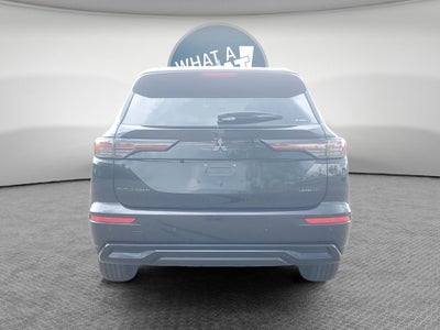 2026 Mitsubishi Outlander LE