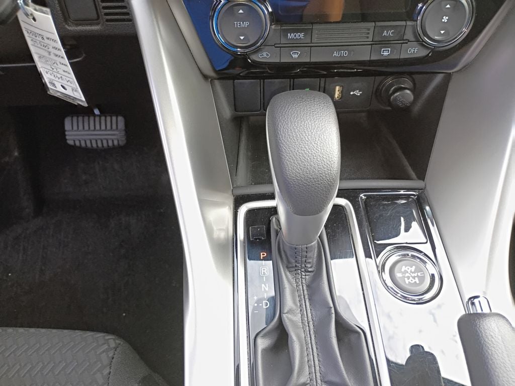 2026 Mitsubishi Outlander Base