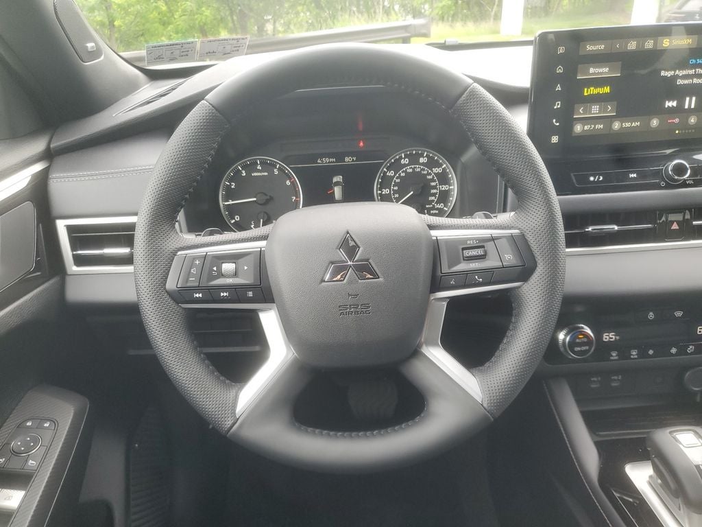 2026 Mitsubishi Outlander LE