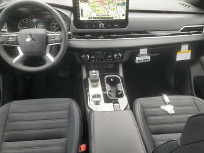 2026 Mitsubishi Outlander LE