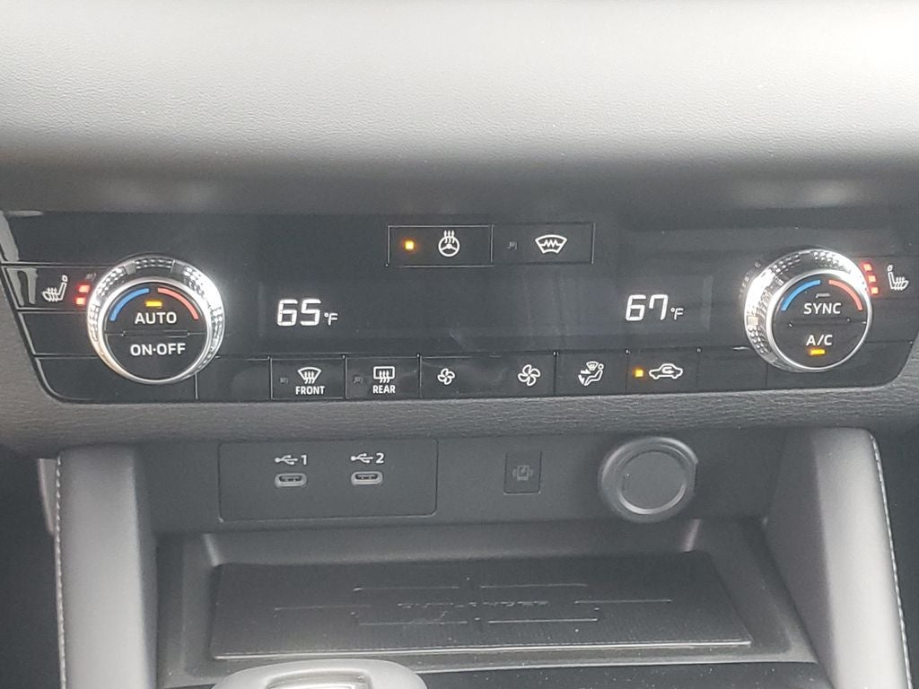 2026 Mitsubishi Outlander LE