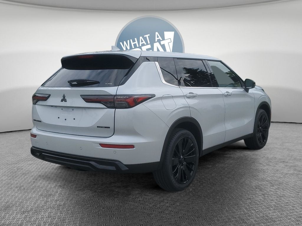 2026 Mitsubishi Outlander LE