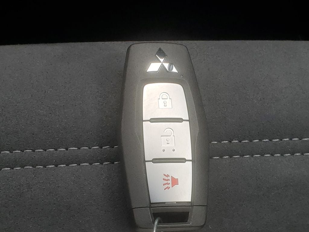 2026 Mitsubishi Outlander LE