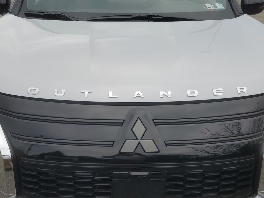 2026 Mitsubishi Outlander LE