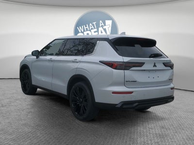 2026 Mitsubishi Outlander LE