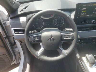 2026 Mitsubishi Outlander LE