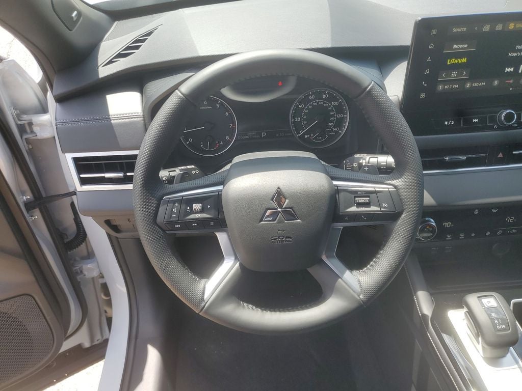 2026 Mitsubishi Outlander LE