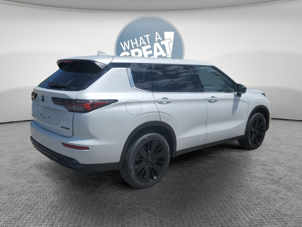 2026 Mitsubishi Outlander LE