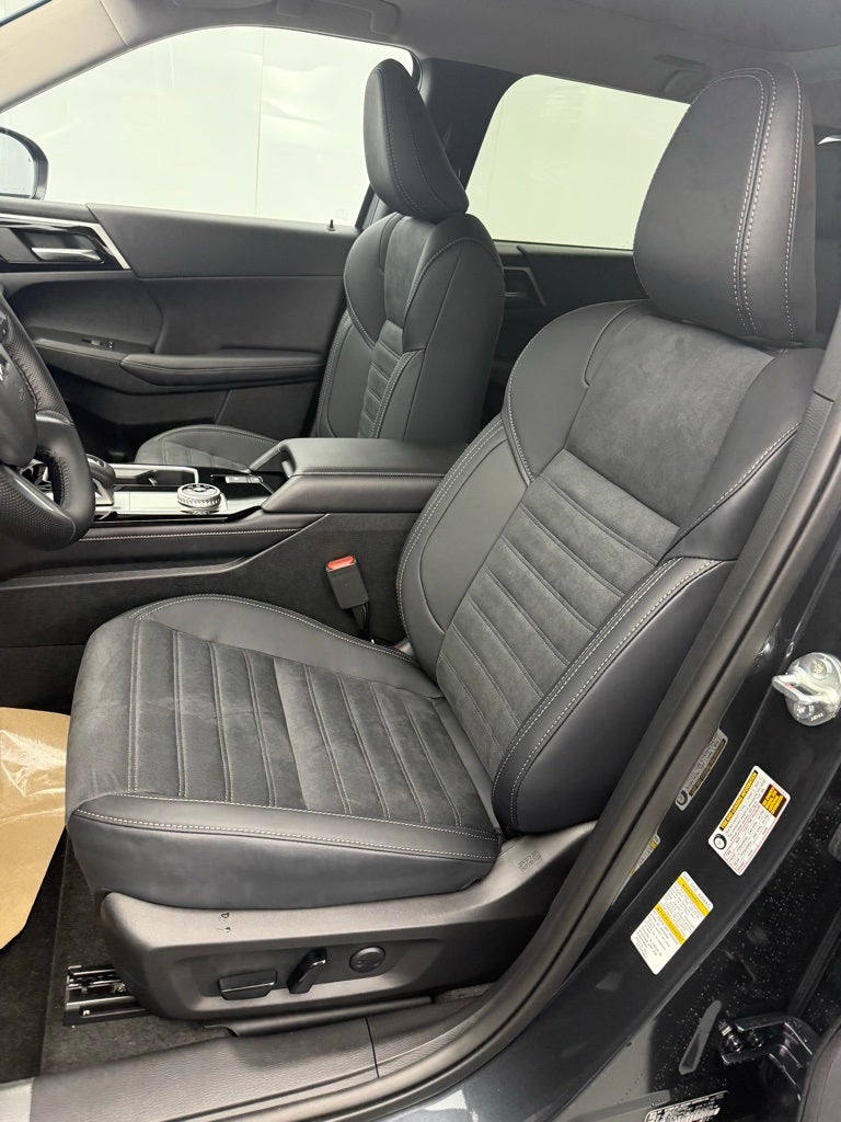 2025 Mitsubishi Outlander SEL